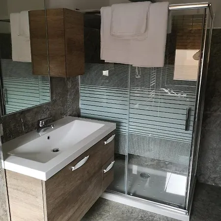 Tra I Castelli Oda ve Kahvaltı 3*
